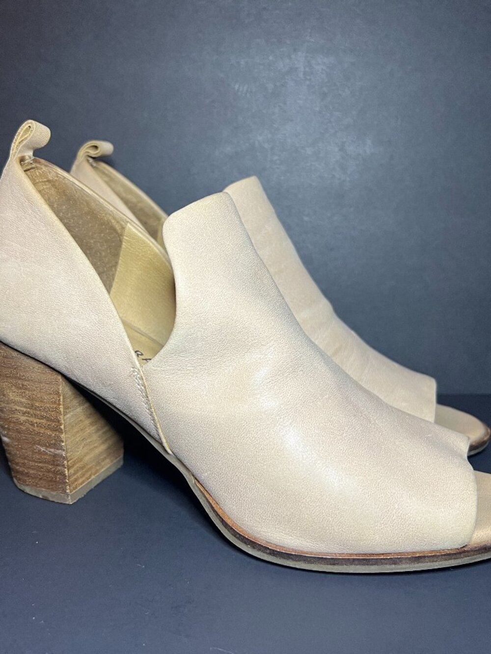 Lucky Brand Jachai Women's Pinkish Tan Leather Peep Toe Wood Heel Boots 8.5M